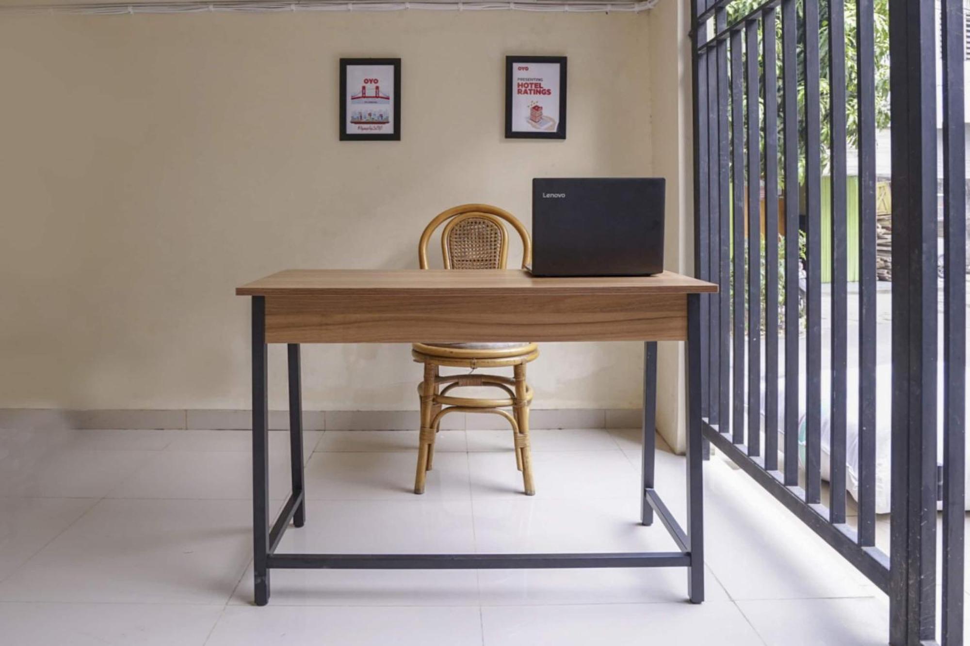 Hotel Oyo Life Afny Kost 1 Palembang Exterior foto
