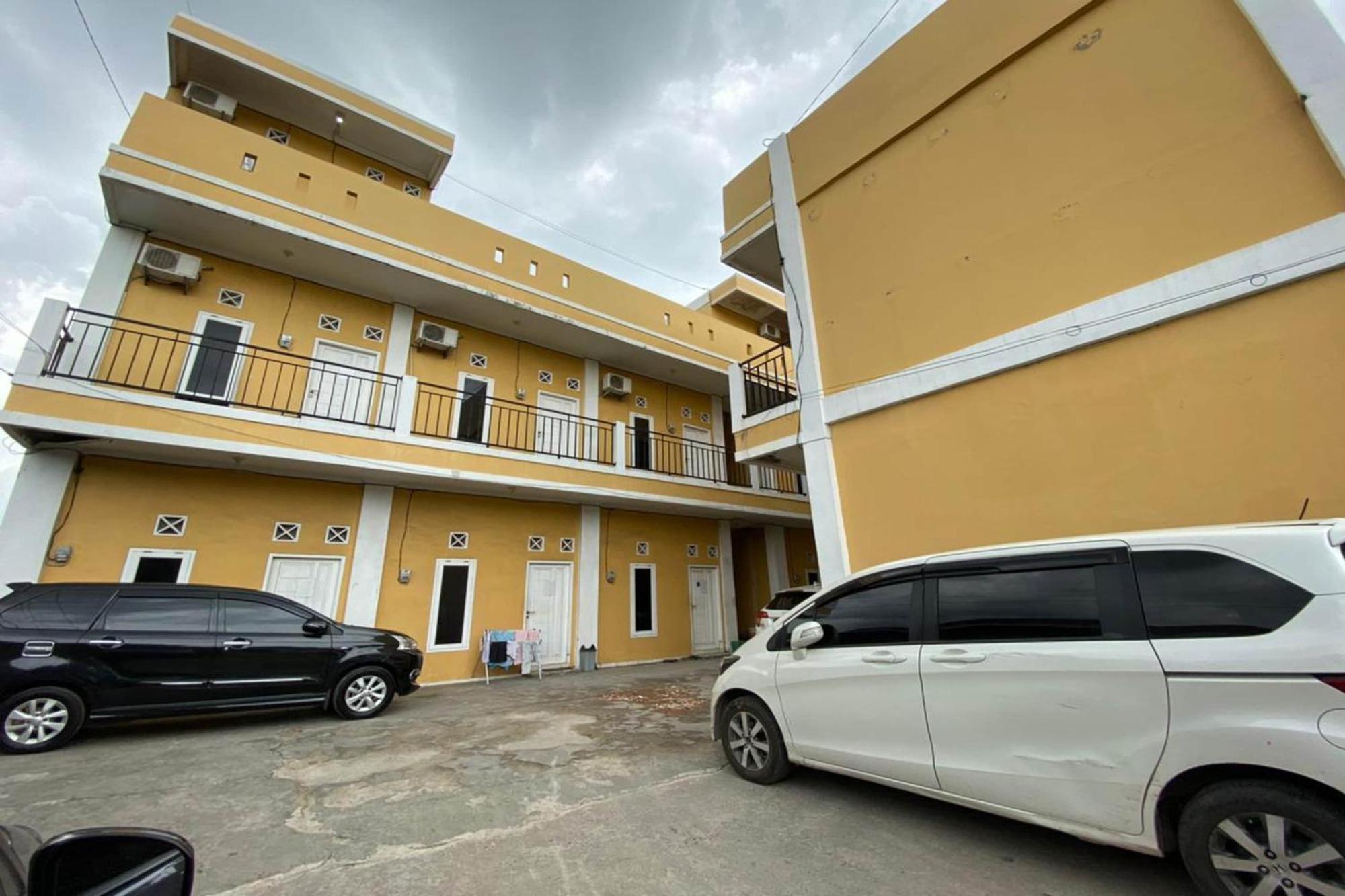 Hotel Oyo Life Afny Kost 1 Palembang Exterior foto